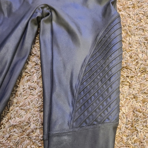 Spanx Women's Gray Leggings - Picture 4 of 8